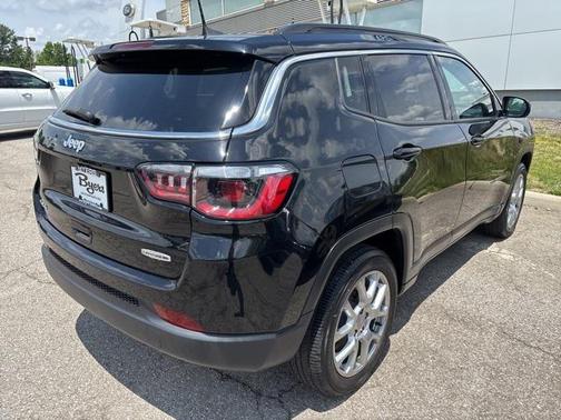 2022 Jeep Compass Latitude Lux