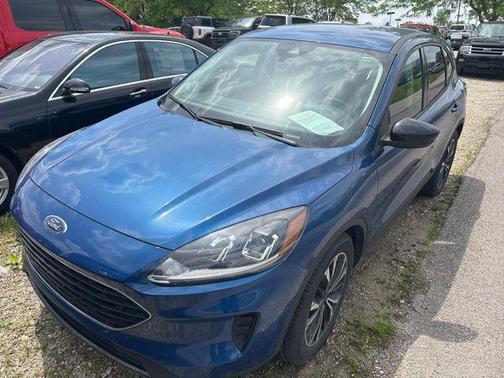 Atlas Blue Metallic 2022 Ford Escape SE
