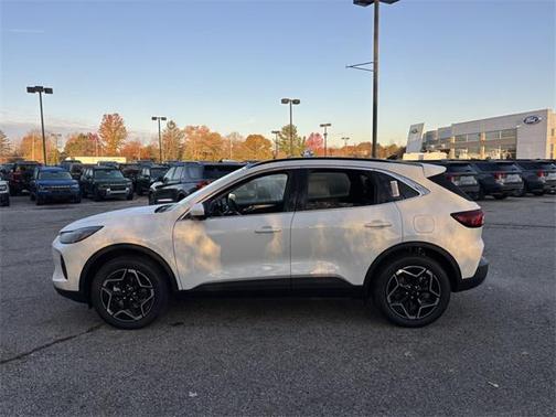 2026 Ford Escape Platinum