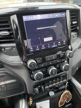 2022 RAM 2500 Laramie Crew Cab 4x4 6'4' Box