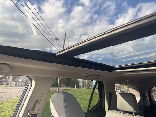 2023 Honda Pilot Touring 8-Passenger