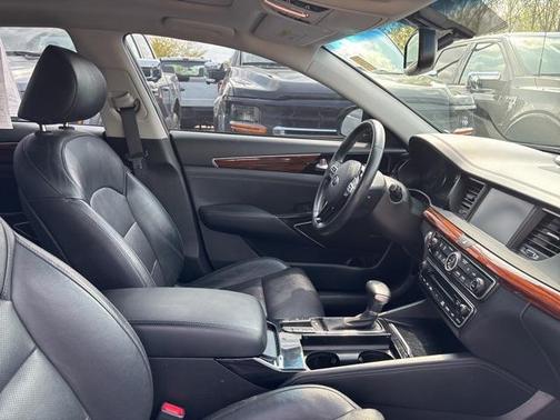 2018 Kia Cadenza Premium