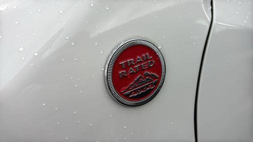 Alpine White Clearcoat 2023 Jeep Renegade Trailhawk