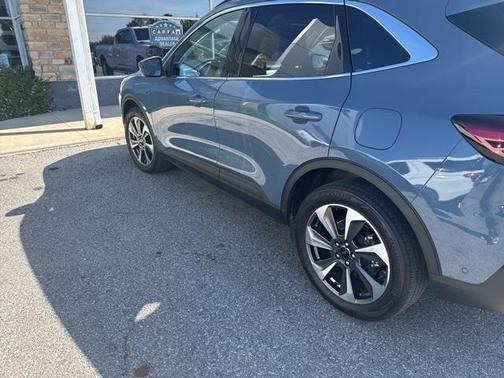 2023 Ford Escape Platinum