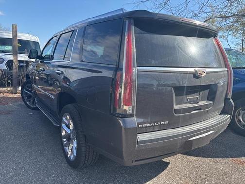 2017 Cadillac Escalade Luxury