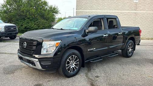 Super Black 2021 Nissan Titan SV