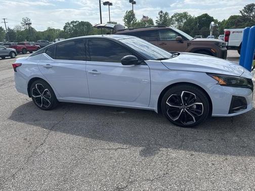 2024 Nissan Altima SR Intelligent AWD
