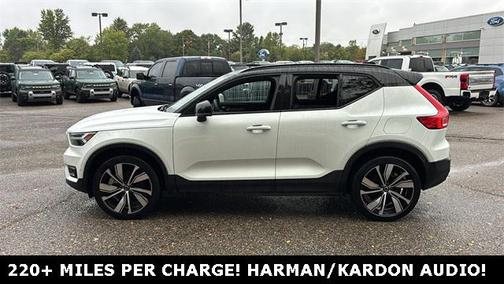 2022 Volvo XC40 Recharge Pure Electric P8 Twin Ultimate