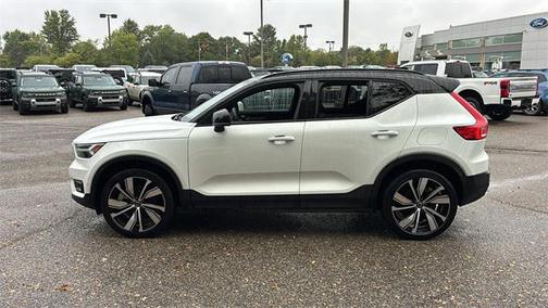 2022 Volvo XC40 Recharge Pure Electric P8 Twin Ultimate