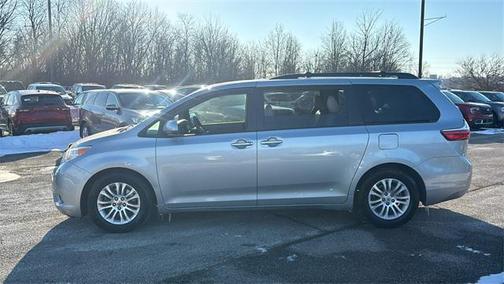 2016 Toyota Sienna XLE