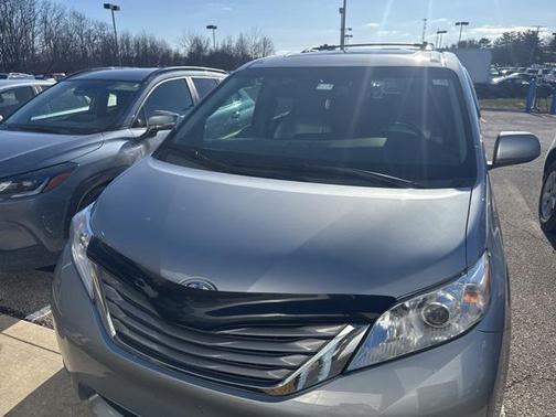 2016 Toyota Sienna XLE