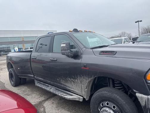 2024 RAM 3500 Big Horn Crew Cab 4x4 8' Box