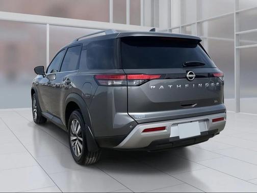 2025 Nissan Pathfinder SL FWD