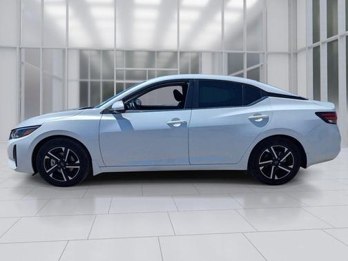 Aspen White Tricoat 2025 Nissan Sentra SV