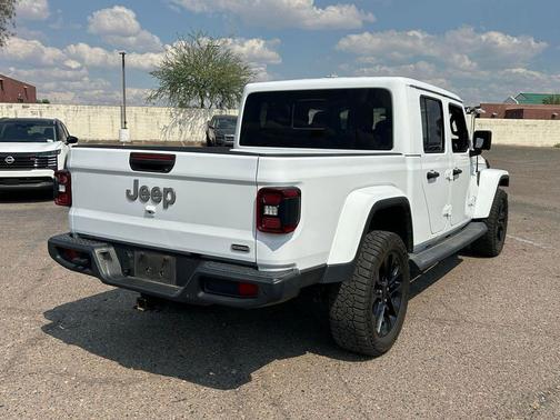 Bright White Clearcoat 2020 Jeep Gladiator Overland