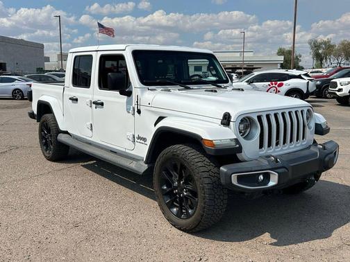 Bright White Clearcoat 2020 Jeep Gladiator Overland
