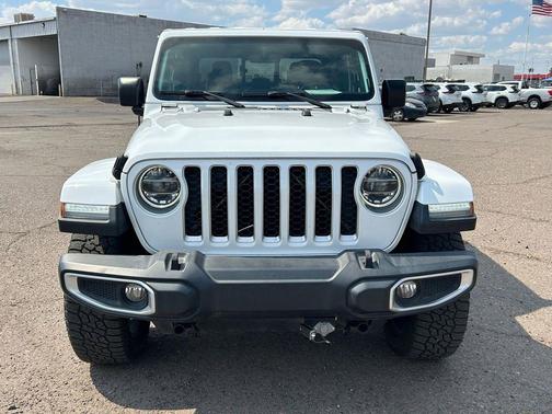 Bright White Clearcoat 2020 Jeep Gladiator Overland