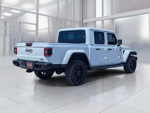 Bright White Clearcoat 2020 Jeep Gladiator Overland
