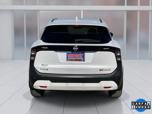 2025 Nissan Kicks SR