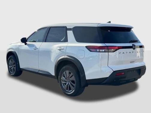 2025 Nissan Pathfinder S FWD