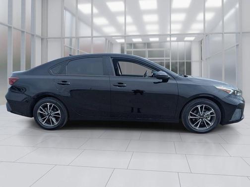 Aurora Black 2023 Kia Forte LXS