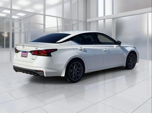 2024 Nissan Altima SR VC-Turbo FWD