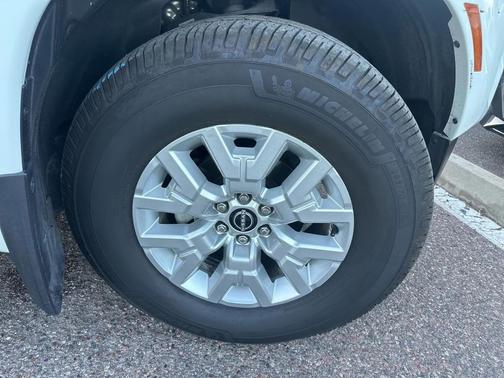 2023 Nissan Frontier SV