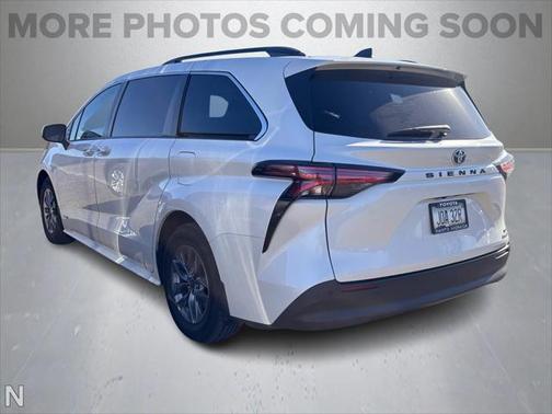 2021 Toyota Sienna XLE 8 Passenger