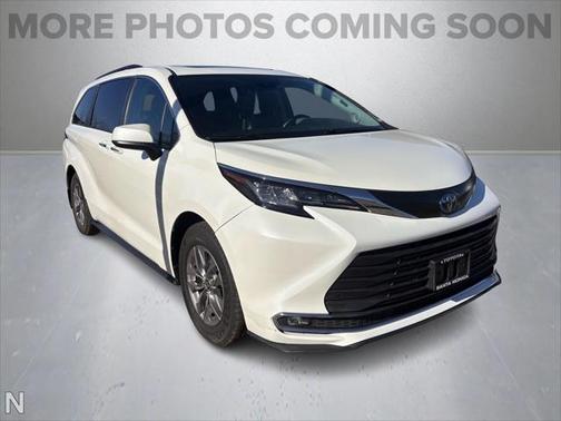 2021 Toyota Sienna XLE 8 Passenger
