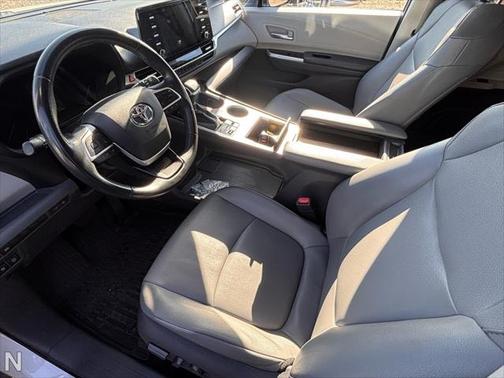 2021 Toyota Sienna XLE 8 Passenger
