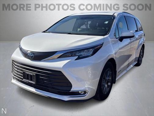 2021 Toyota Sienna XLE 8 Passenger
