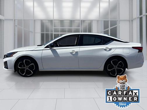 Glacier White 2024 Nissan Altima SR FWD