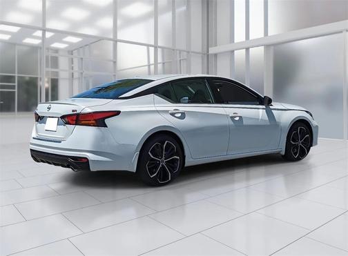 2025 Nissan Altima SR FWD