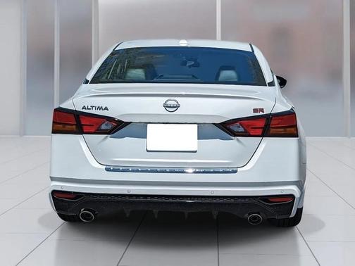 2025 Nissan Altima SR FWD