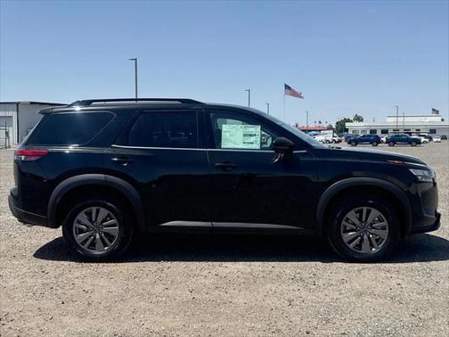 2025 Nissan Pathfinder SV FWD