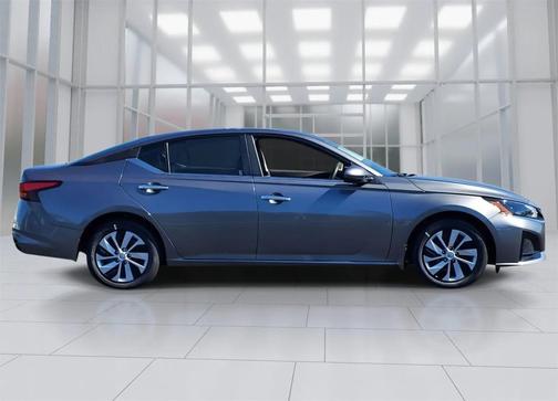 2025 Nissan Altima S FWD