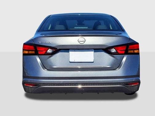 2025 Nissan Altima S FWD