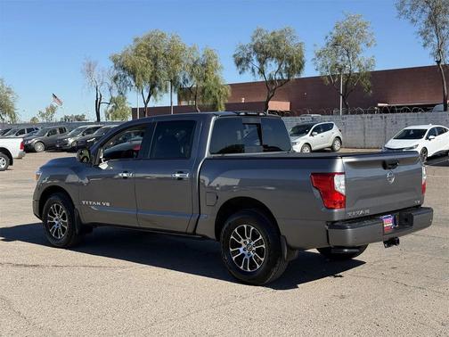 2020 Nissan Titan SV