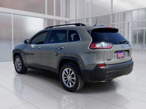Sting-Gray Clearcoat 2022 Jeep Cherokee Latitude Lux