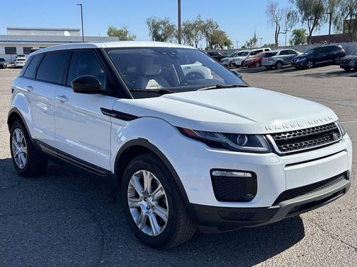 White 2017 Land Rover Range Rover Evoque SE