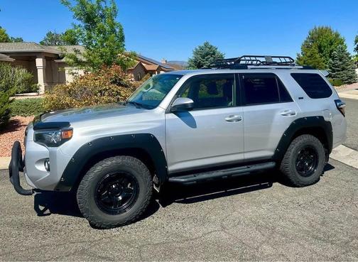 Classic Silver Metallic 2019 Toyota 4Runner SR5