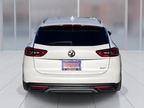 2018 Buick Regal TourX Essence