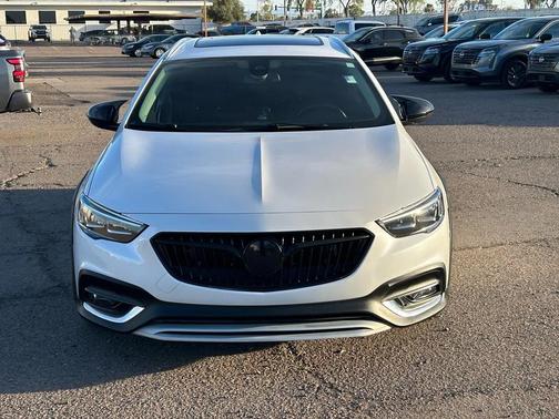 2018 Buick Regal TourX Essence