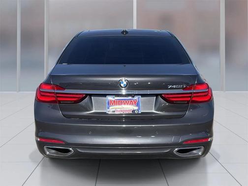 2019 BMW 740 740i