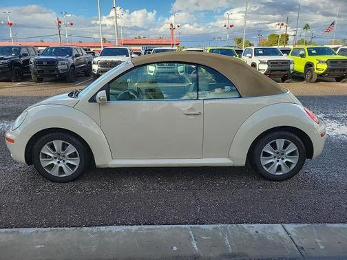 2009 Volkswagen New Beetle S
