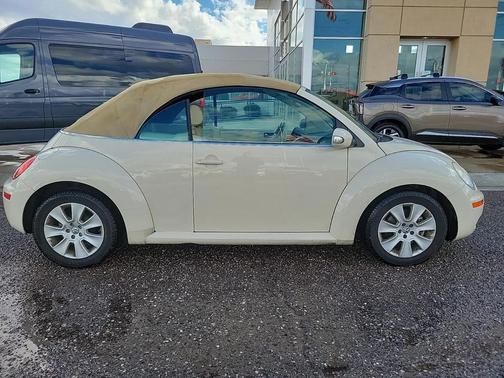 2009 Volkswagen New Beetle S