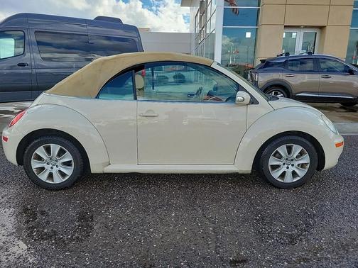 2009 Volkswagen New Beetle S