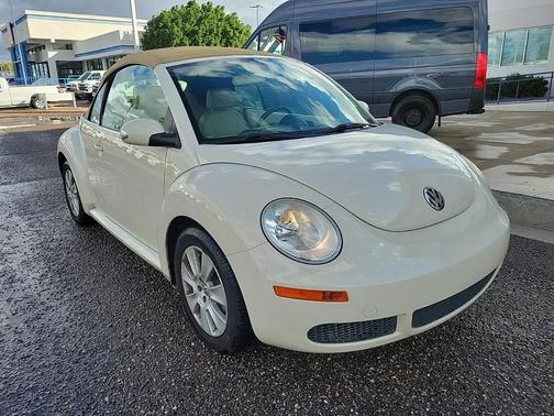 2009 Volkswagen New Beetle S