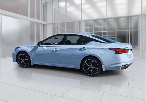 2025 Nissan Altima SR FWD