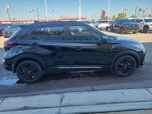 2024 Nissan Kicks SR